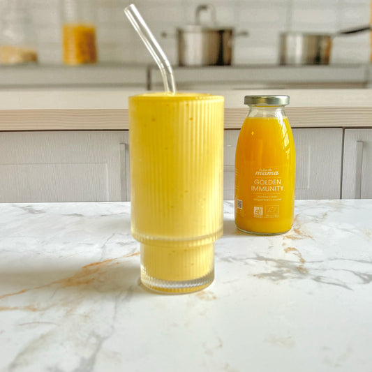 Photo d'un smoothie à base de mangue et de Golden Immunity réalisée par Le Jus De Mama